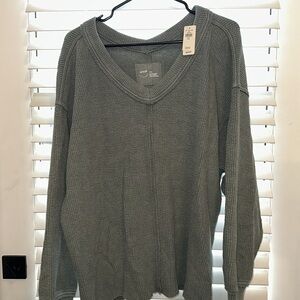 Aerie Women's Green V-neck sweater • size medium • brand new!